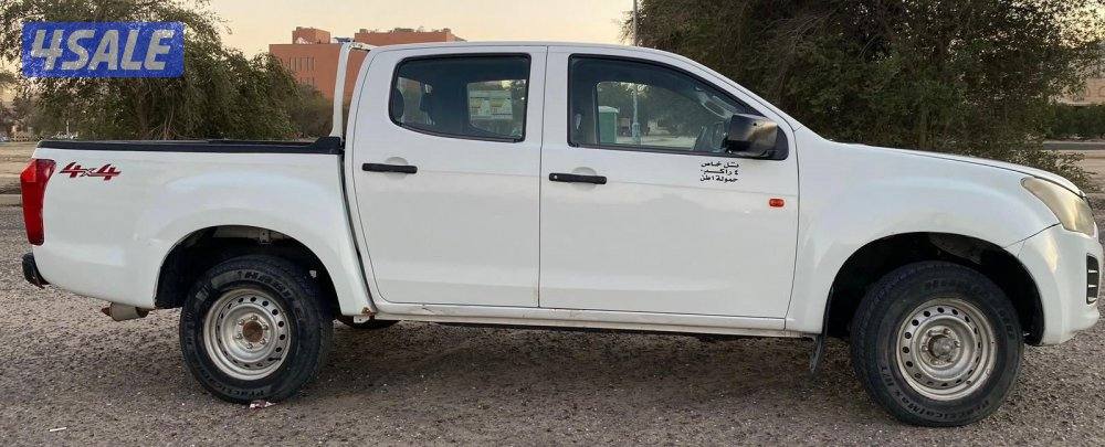 للبيع وانيت ايسوزو ديزل ٢٠١٧ رقم0