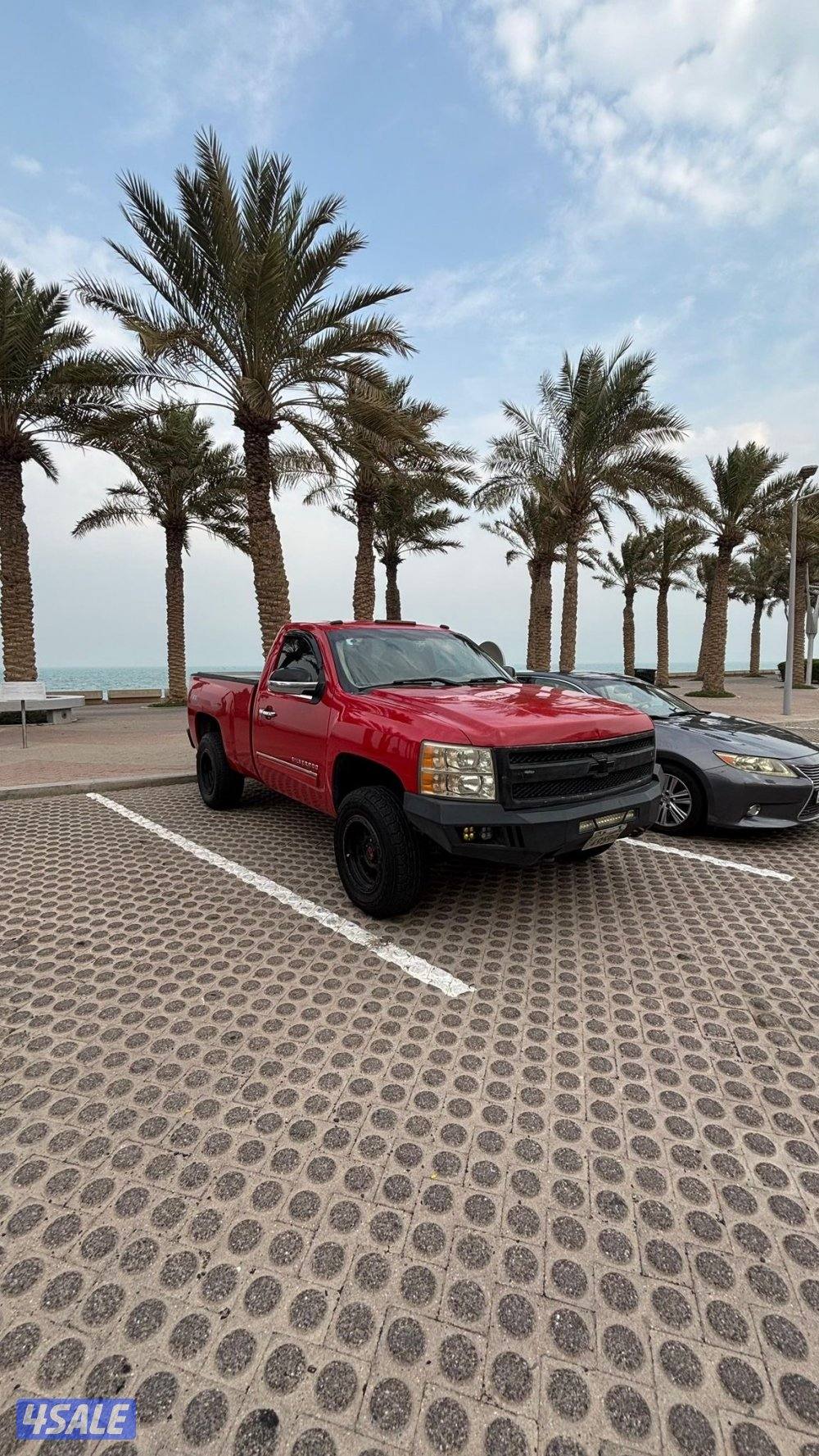 للبيع وانيت سلفرادو٢٠١١ z711