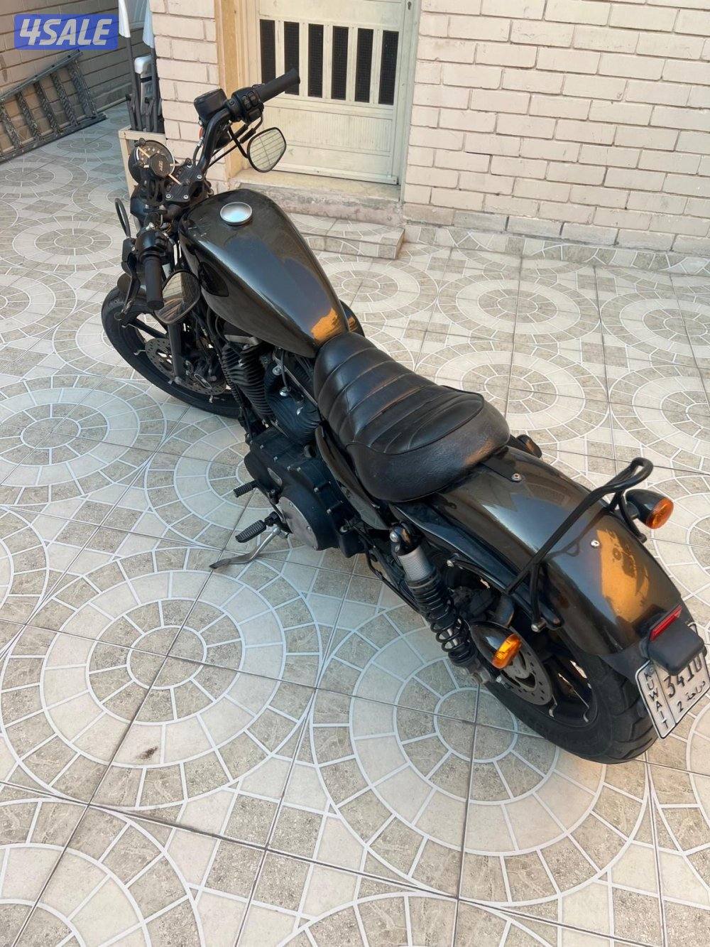 هارلي ايرون ٨٨٣3