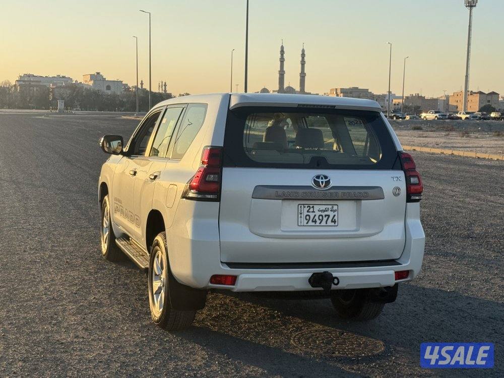 للبيع برادو2023 صبغ الوكاله4 سليندر2