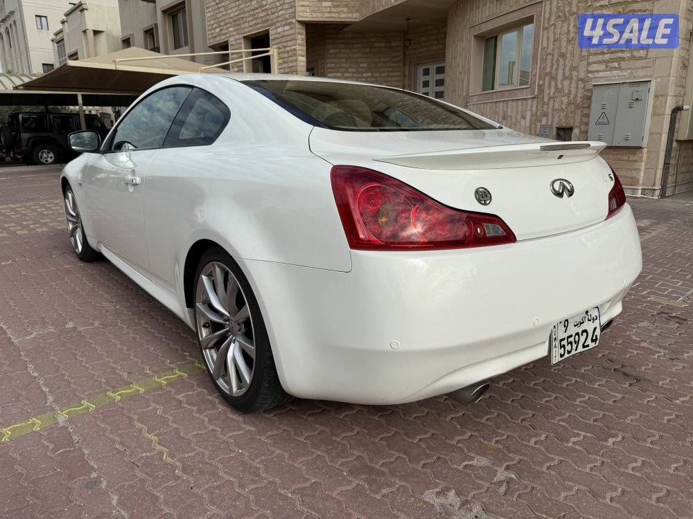 للبيع G37 s بحاله الوكاله ونادره ماشي 145 الف كيلو6