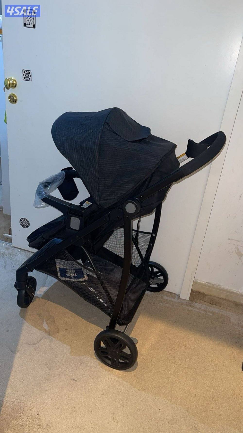 للبيع عربانه اطفال مو مستخدمه جديده الي يدور الشي يديد3