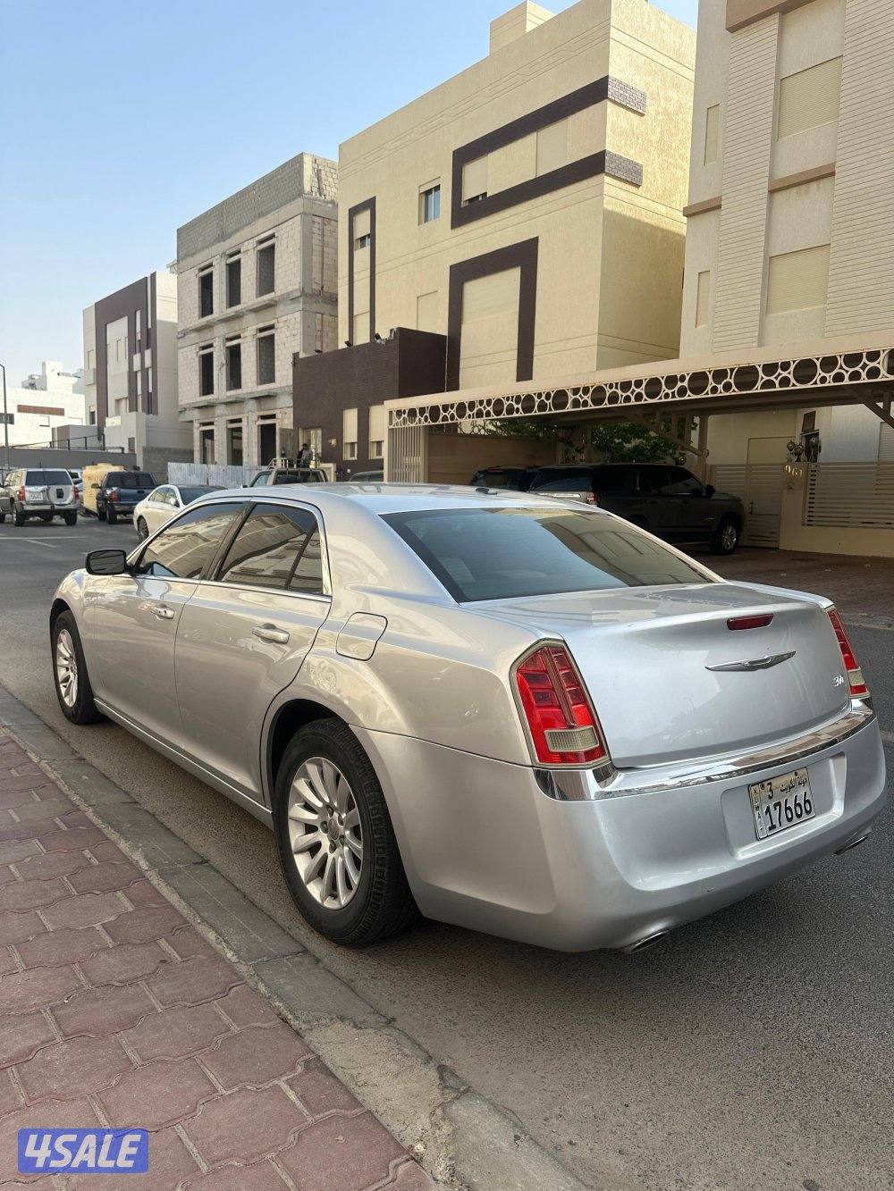 للبيع كرايسلر 6 سلندر شرط الفحص غير مكينه شاصي3