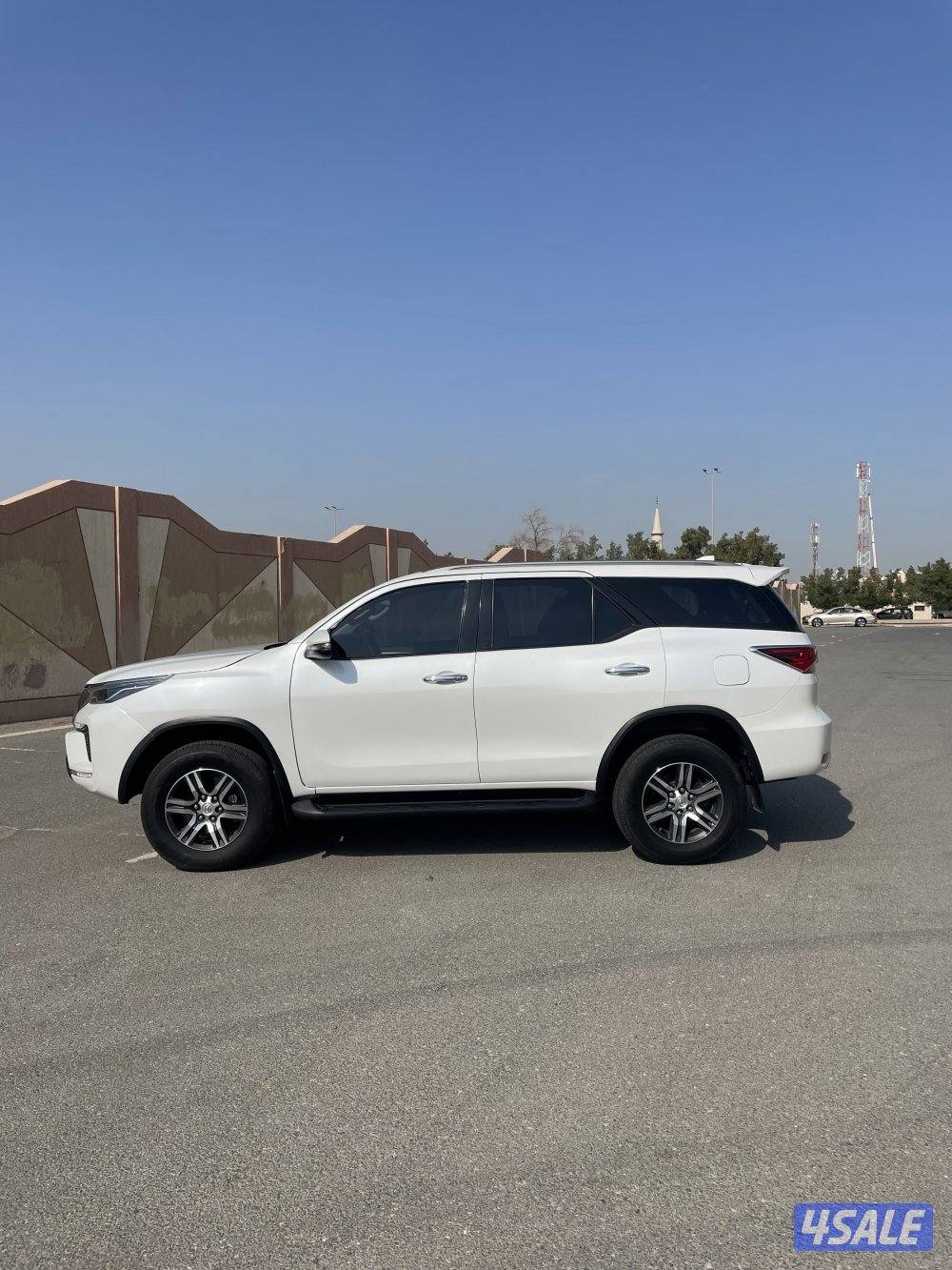 للبيع ٢٠٢٣8