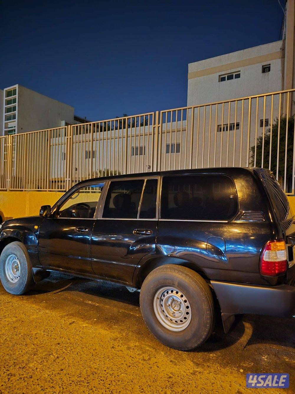 للبيع لاند موديل 2000 قير عادي8