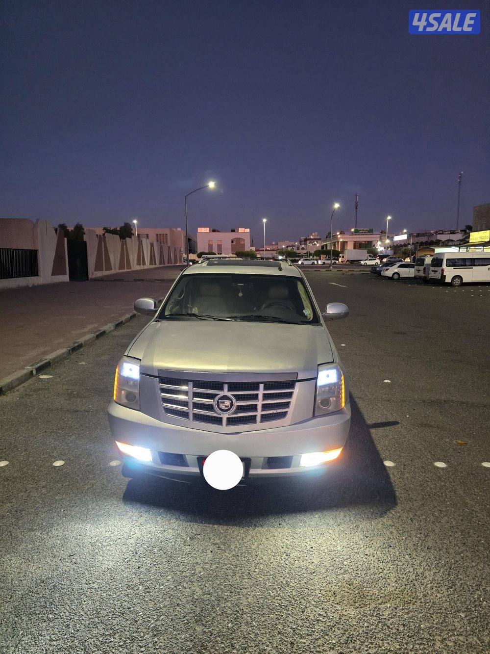 للبيع كاديلاك اسكاليد موديل 2010 مواصفات كامله فل اوبشن0