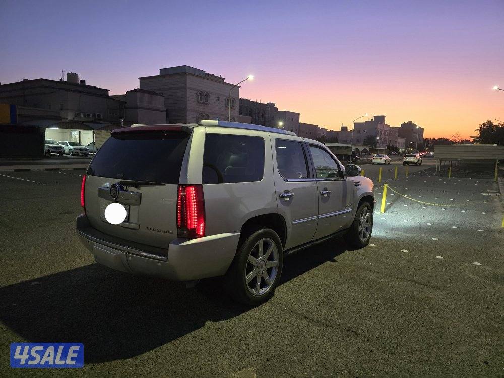 للبيع كاديلاك اسكاليد موديل 2010 مواصفات كامله فل اوبشن3