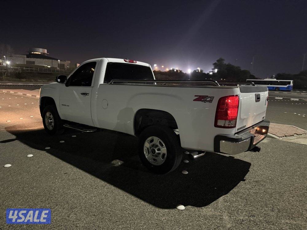 سيرا 2011 صبغ قطعتين دبل قير تواير جددد شرط الفحص0