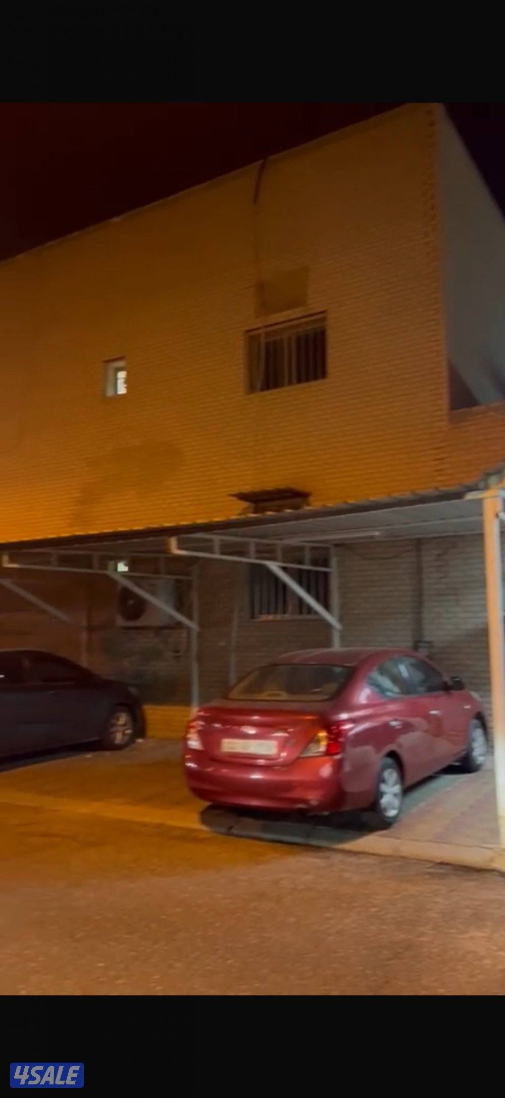 للبيع بيت قديم في القادسية قطعة ٧ شارع واحد أخو الزاوية4