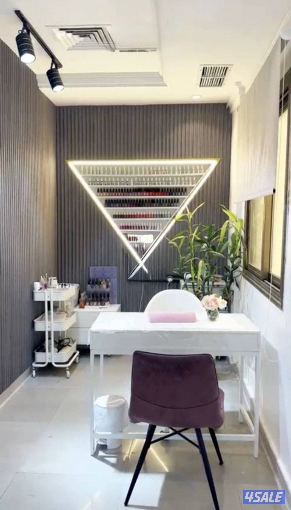 Ladies salon4
