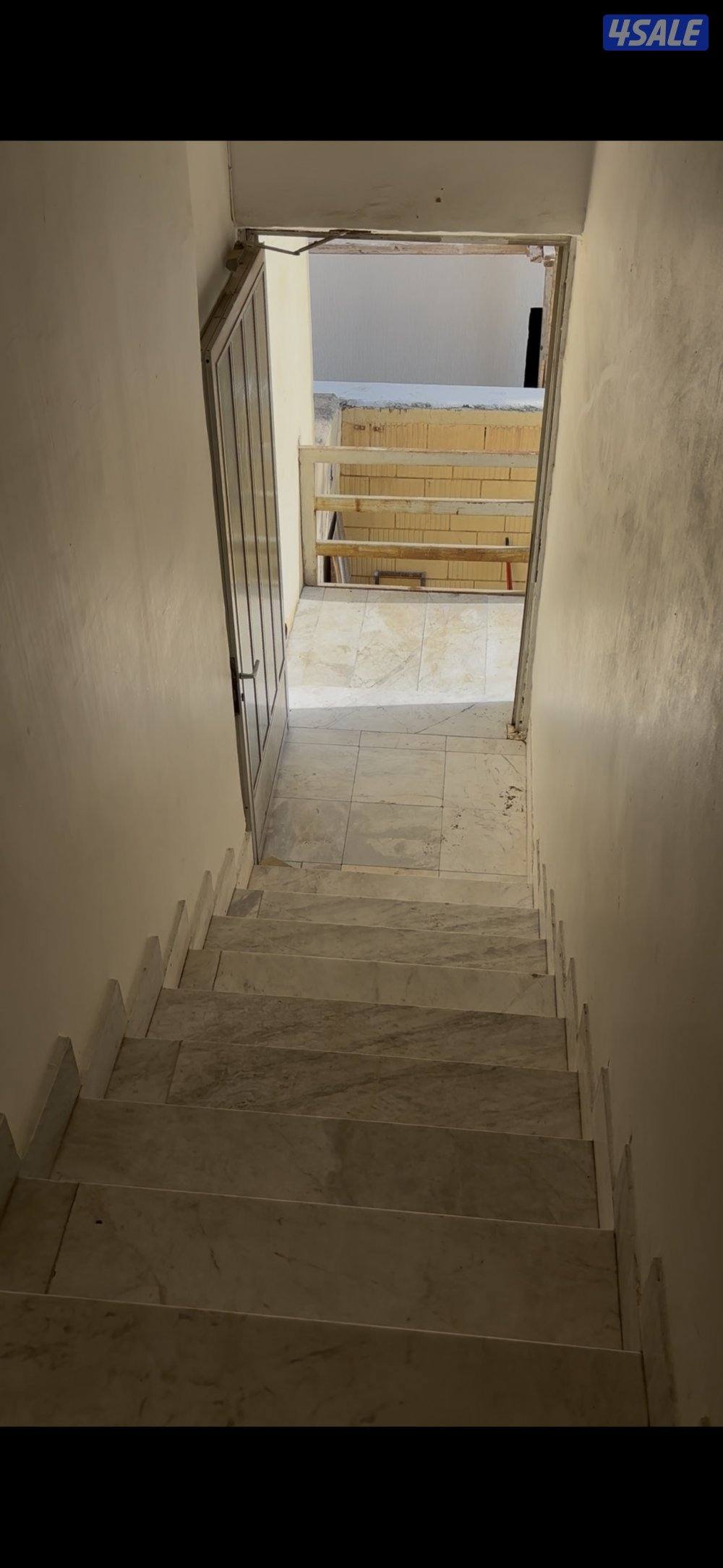 للإيجار دور كامل بالقصور من المالك مباشره0