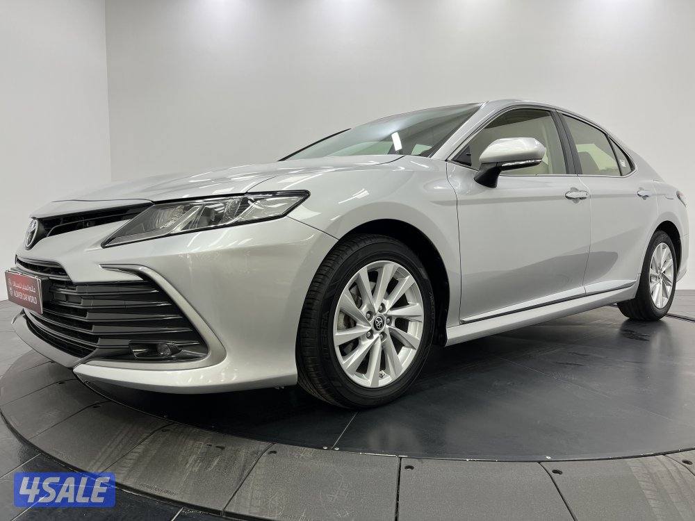 TOYOTA CAMRY GLE 4 CYL MID OPTION1