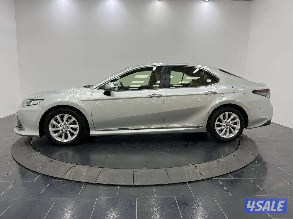 TOYOTA CAMRY GLE 4 CYL MID OPTION2