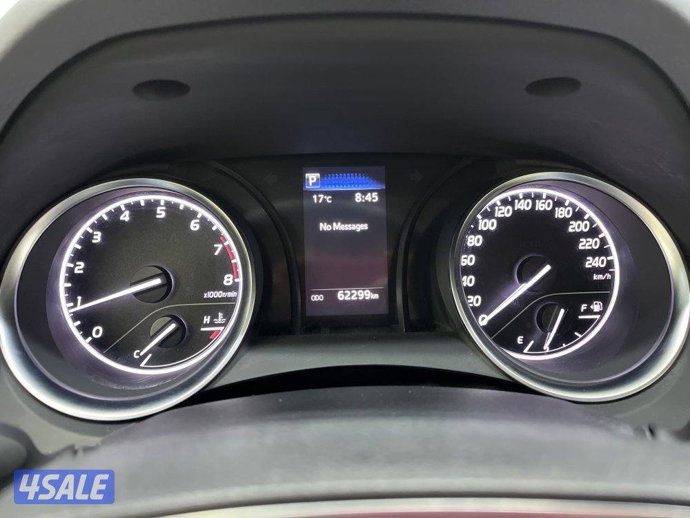 TOYOTA CAMRY GLE 4 CYL MID OPTION6