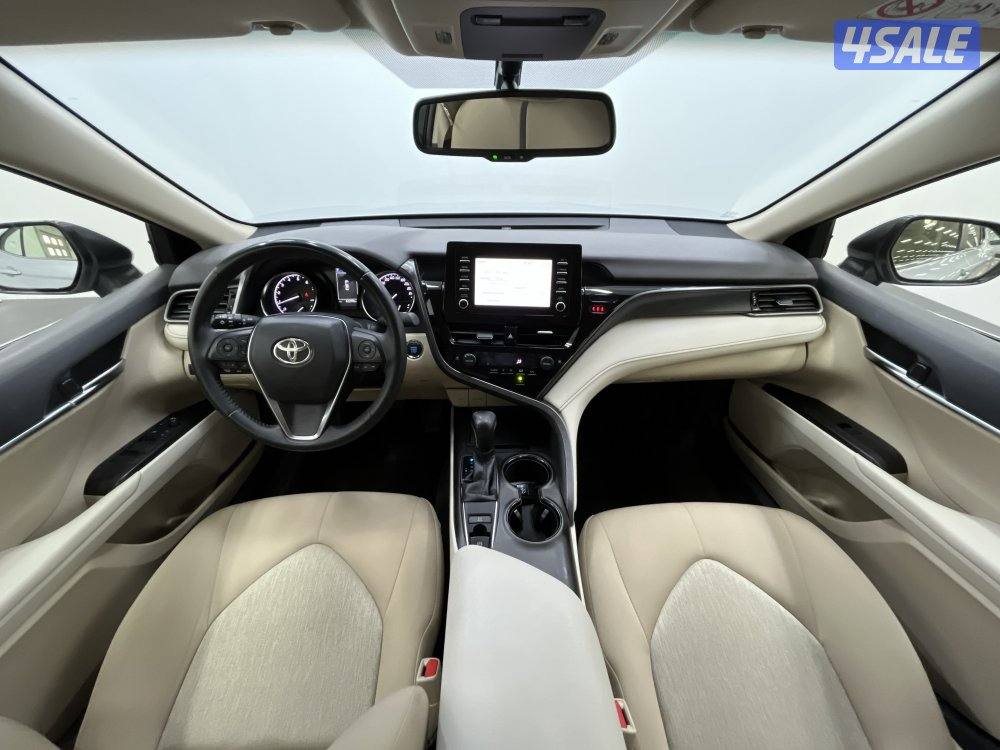 TOYOTA CAMRY GLE 4 CYL MID OPTION11