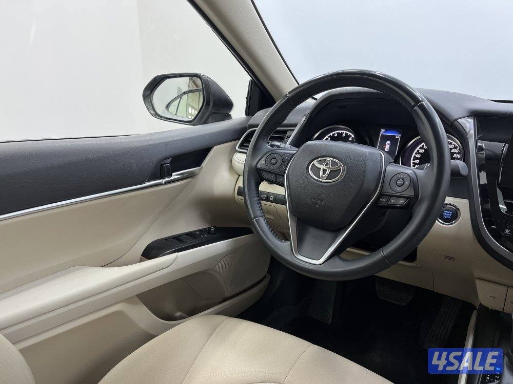 TOYOTA CAMRY GLE 4 CYL MID OPTION12