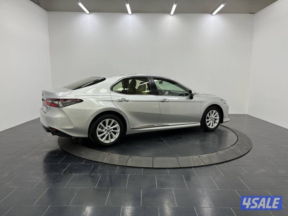 TOYOTA CAMRY GLE 4 CYL MID OPTION14