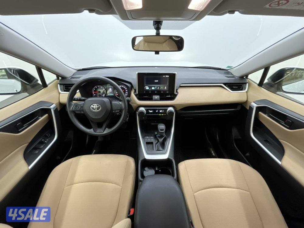 TOYOTA RAV401 4X2 STANDARD OPTION11