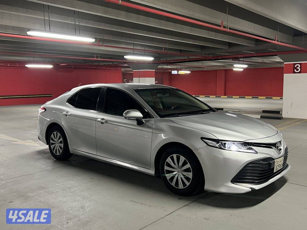 للبيع كامري 20196