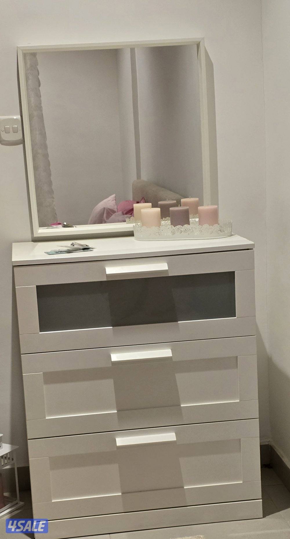 خزانة ادراج مع مراه من ايكيا2