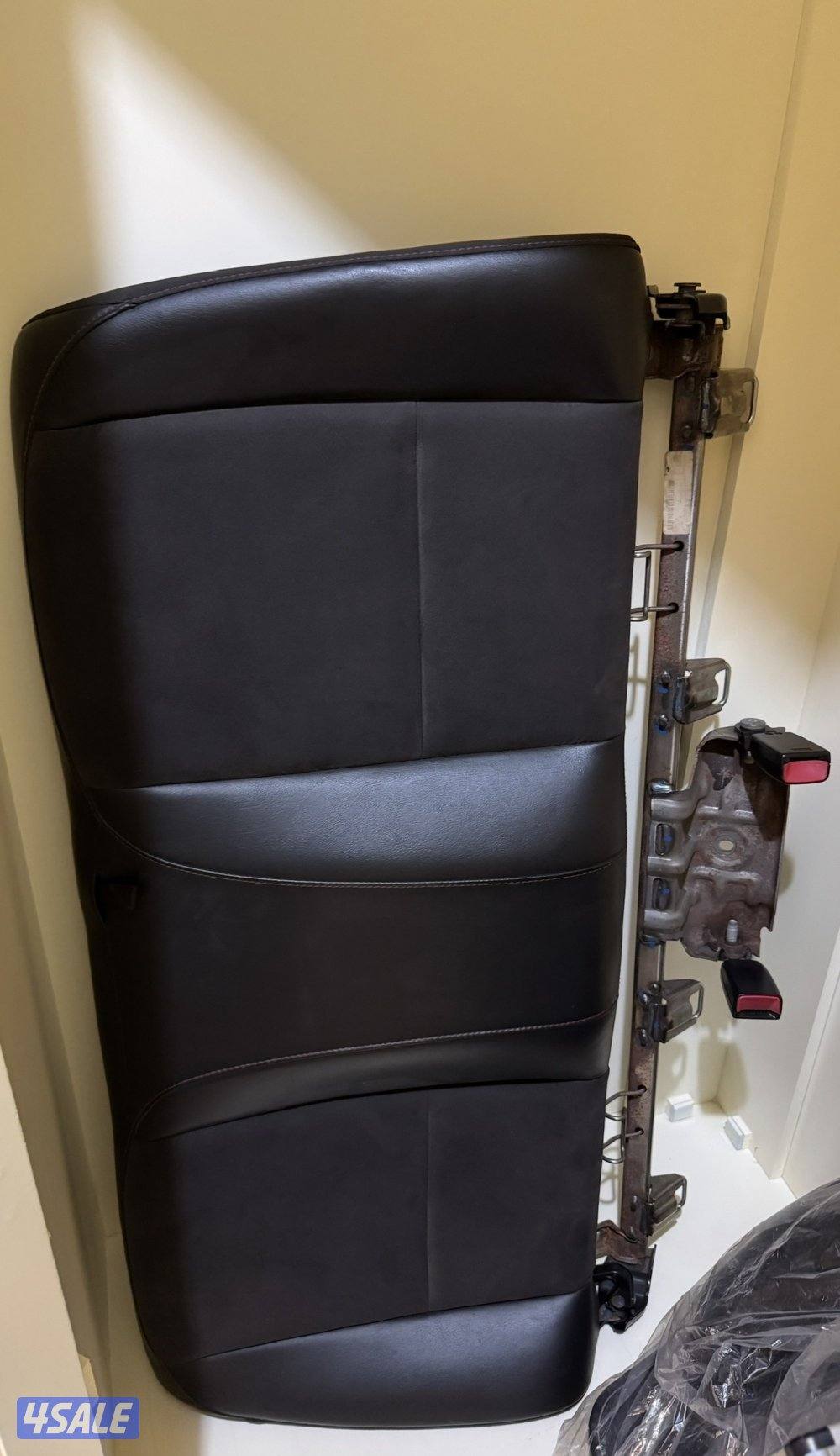 للبيع هدرز امريكان ريسنق و اغراض ثانيه حق كمارو ٢٠١٠/٢٠١٤2