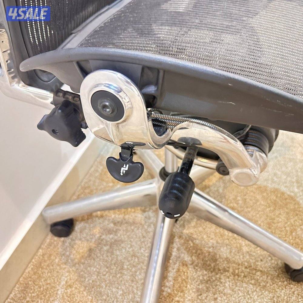 للبيع كرسين مكاتب2