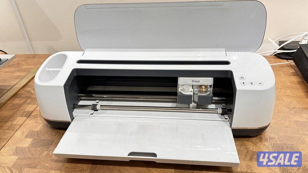 Cricut maker 1  اله قص الكترونية1
