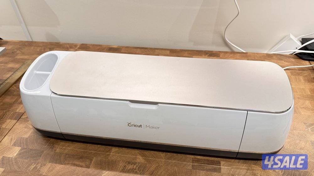 Cricut maker 1  اله قص الكترونية0