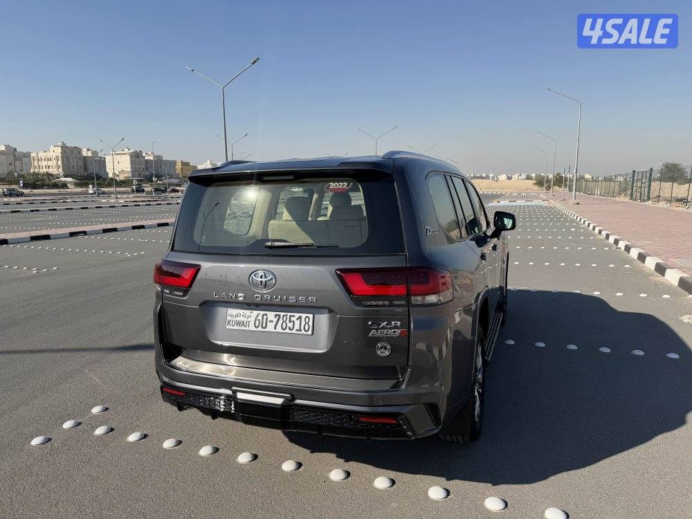 لاندكروزر 2022 GXR ايرو اس1