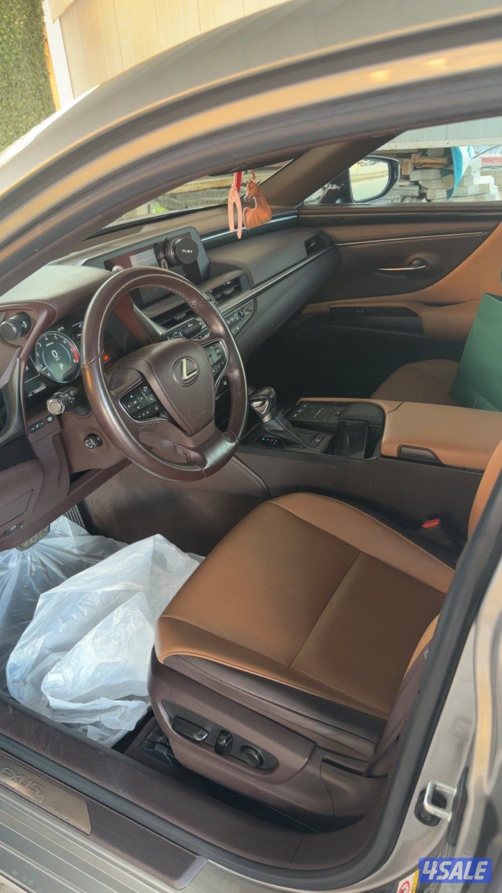 للبيع لكزسES250 موديل ٢٠١٩ بحالة الوكاله صبغ الوكاله شرط الفحص بالكامل1
