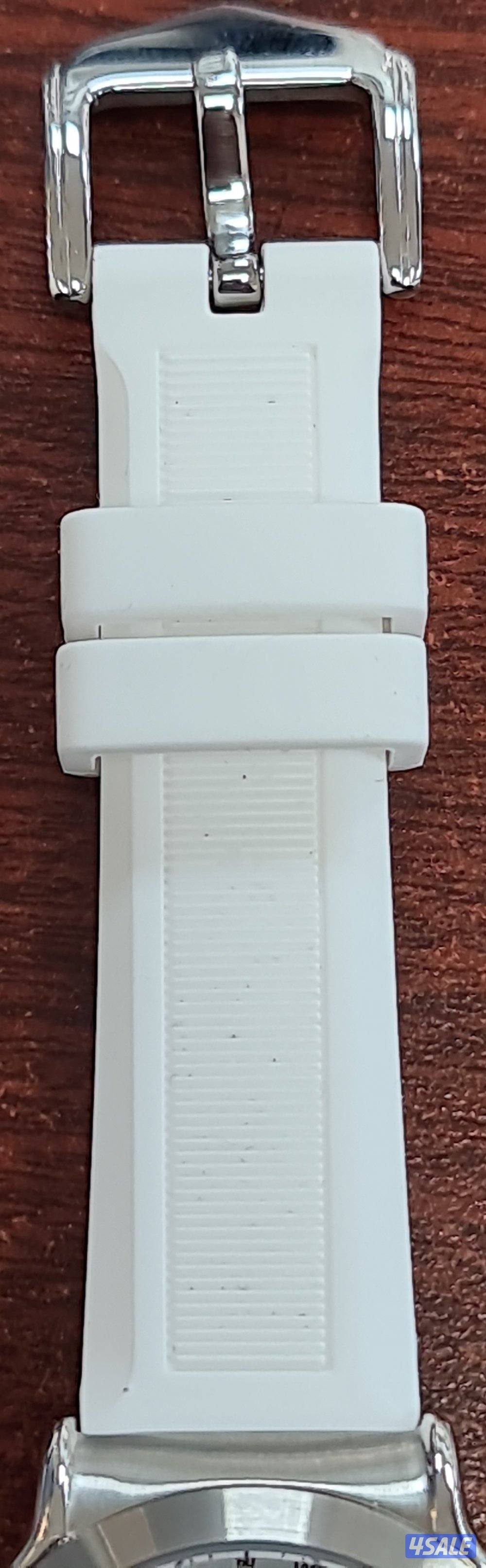 للبيع ساعة jean marcel  رجاليه سويسريه أصليه كالجديده10