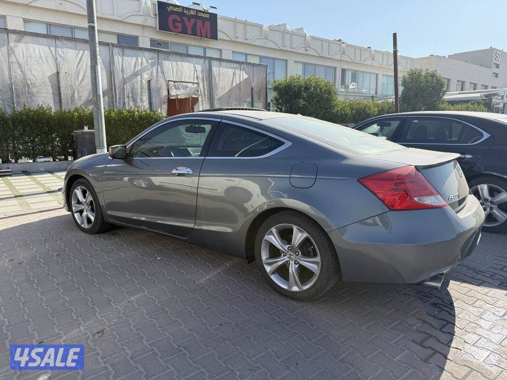 للبيع  هوندا اكورد.  20121