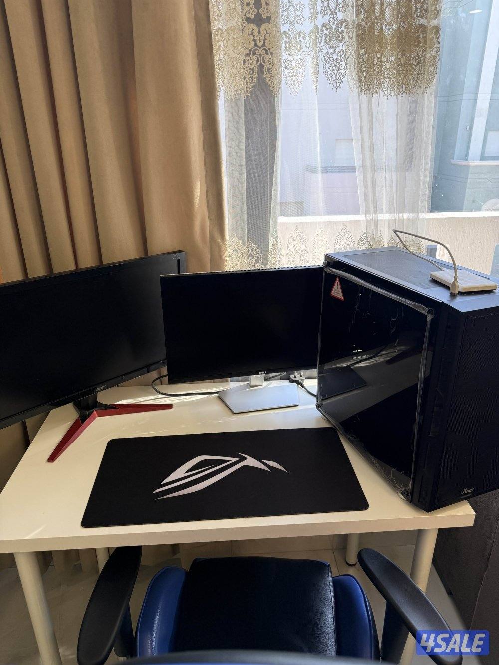 للبيع كمبيوترpc مع شاشتين نظيف1