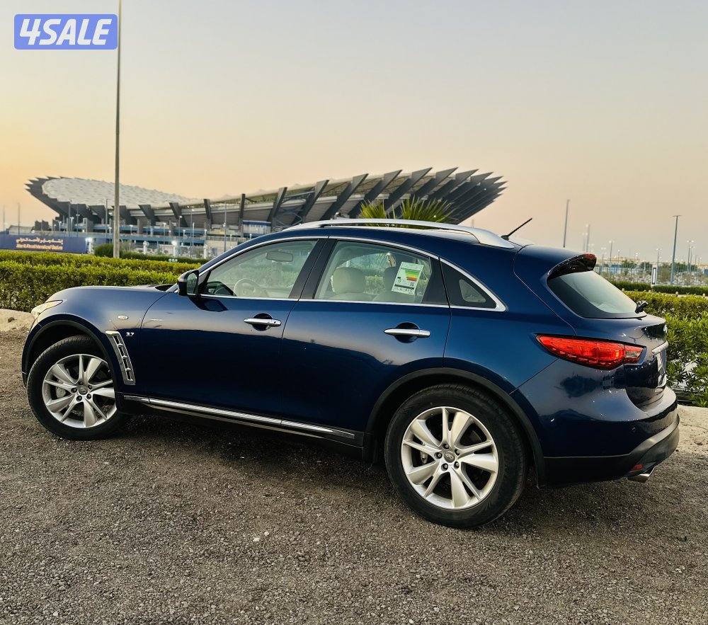 انفينيتي QX70 2017 ماشي ٧٤ الف4