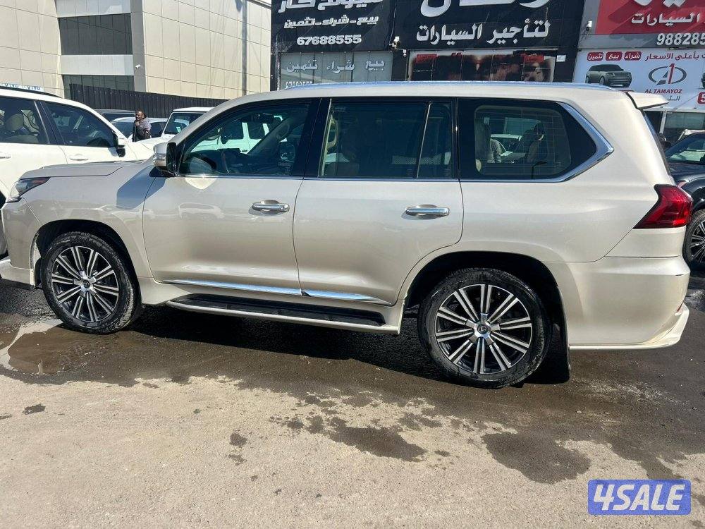 لكزس LX570 درجة اولى موديل 2017 ماشى 202.000 k.m وارد الساير.2