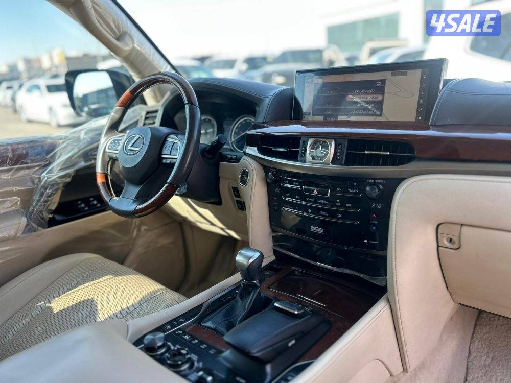 لكزس LX570 درجة اولى موديل 2017 ماشى 202.000 k.m وارد الساير.7