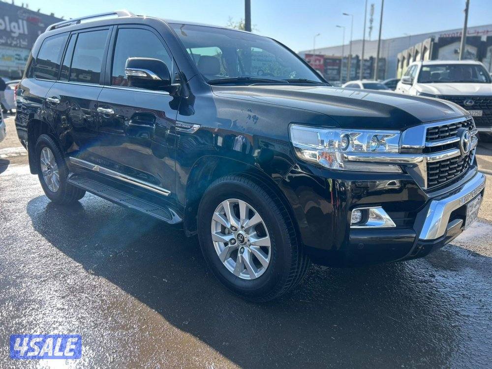 تويوتا لاند كروزر VX.R_V8-5.7  موديل 2021 ماشى 154.000 k.m1