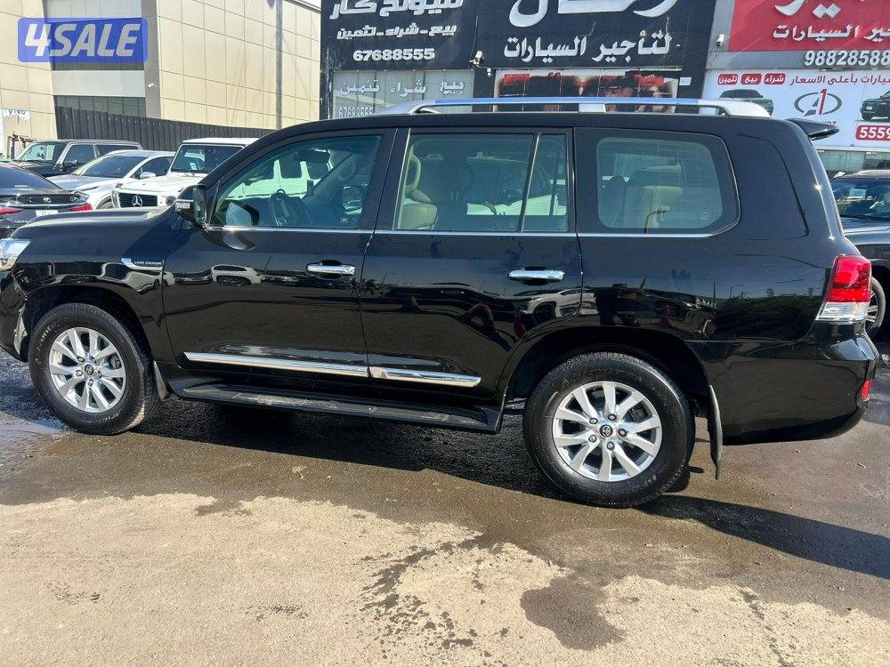 تويوتا لاند كروزر VX.R_V8-5.7  موديل 2021 ماشى 154.000 k.m3