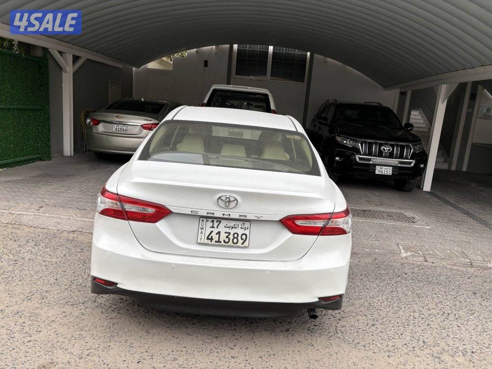 للبيع تيوتا كامري0