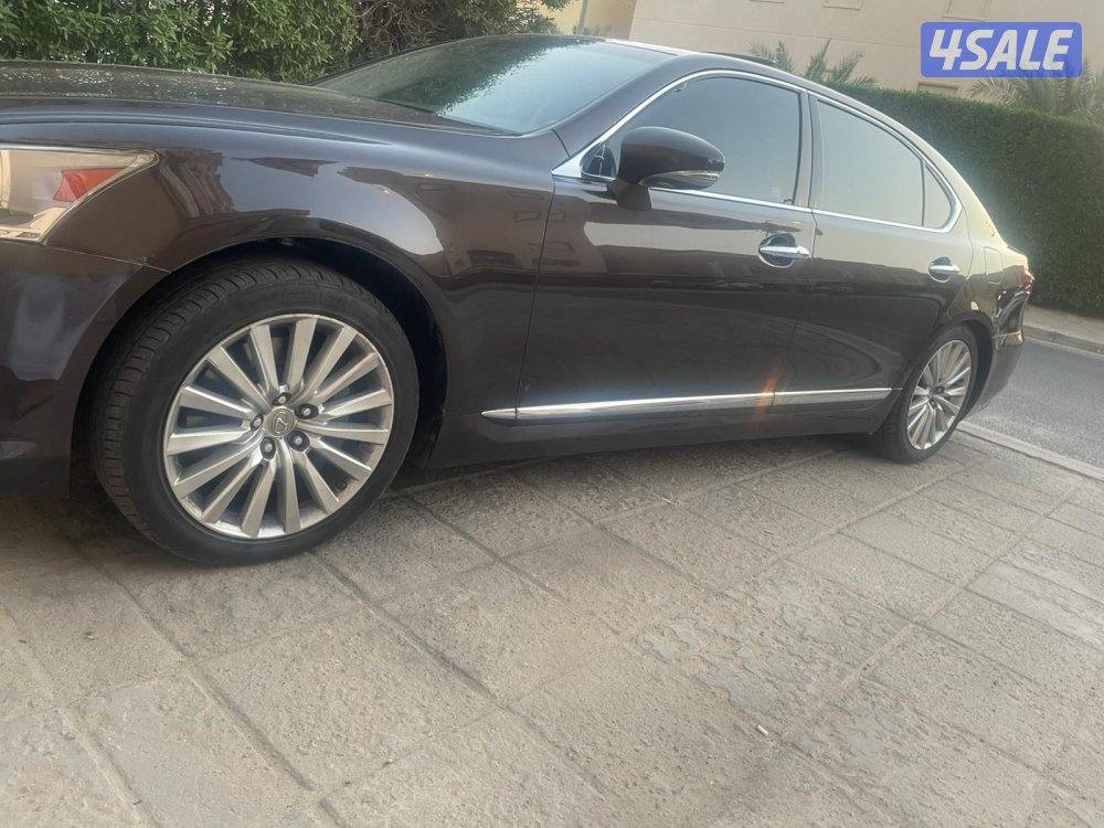 للبيع لكزس ٤٦٠ لارج1