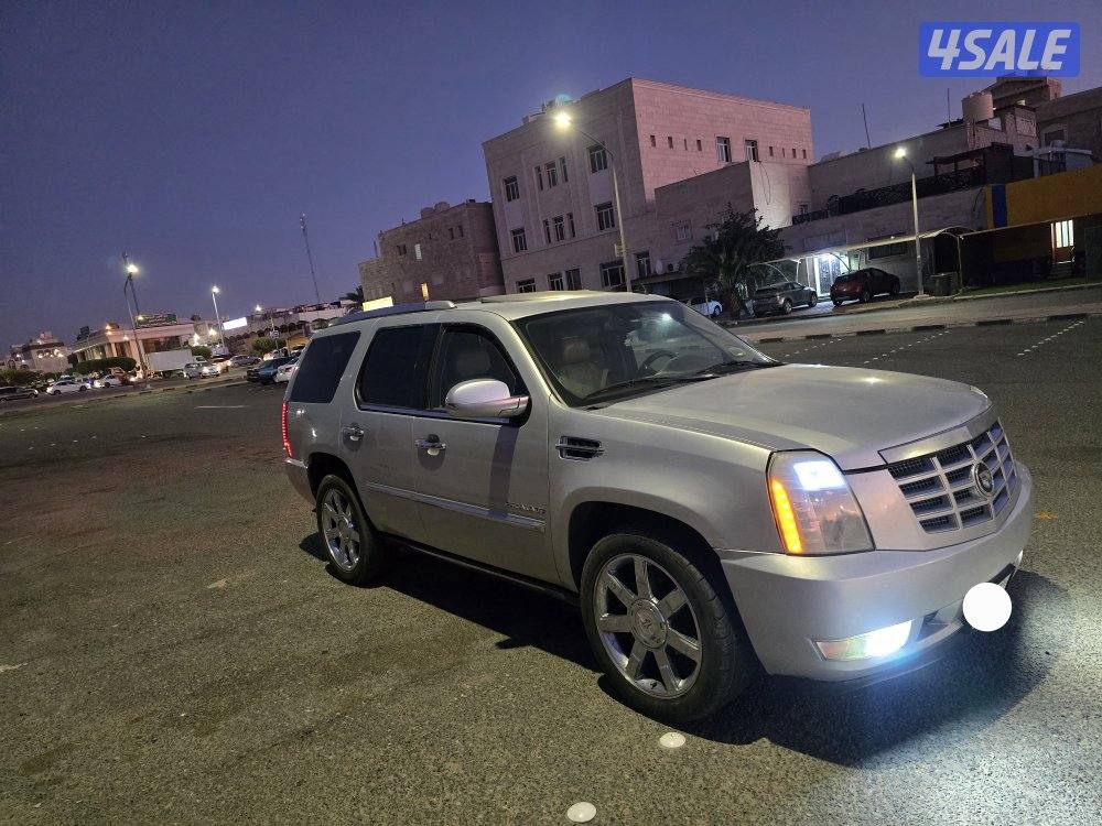 للبيع كاديلاك اسكاليد موديل 2010 مواصفات كامله فل اوبشن4