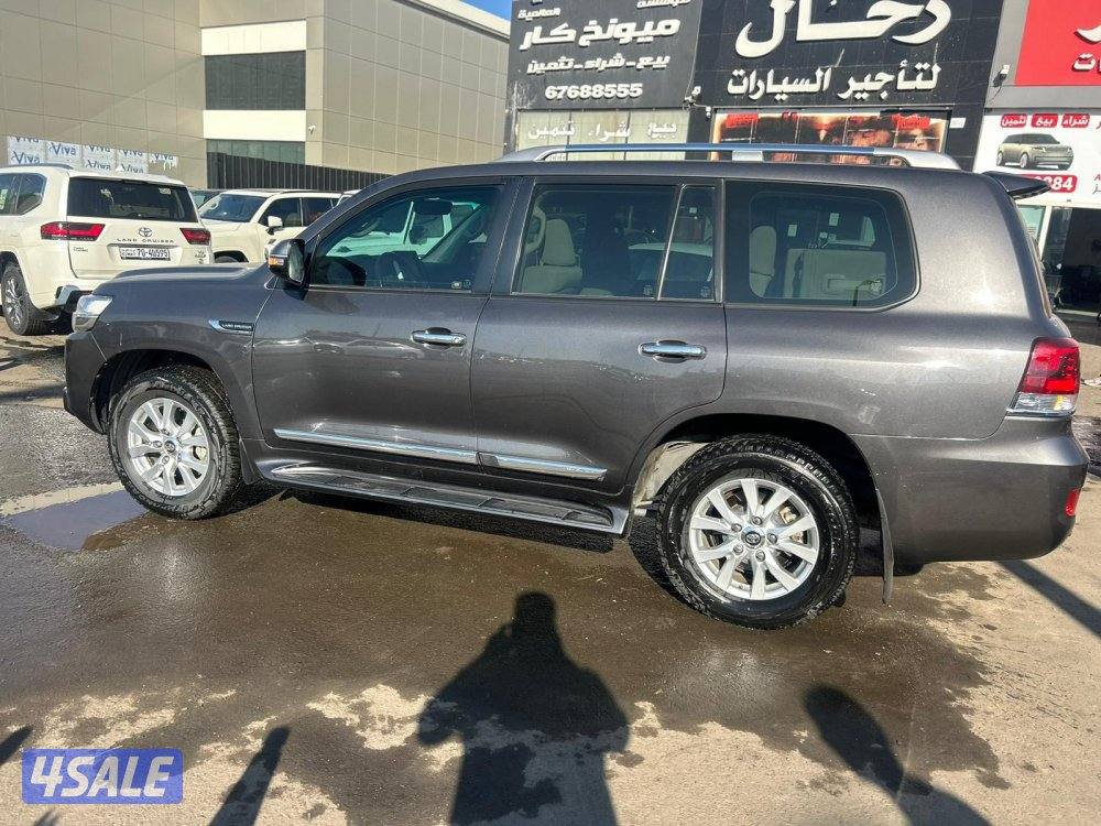 لاند كروزر GX.R-V6 موديل 2020 ماشى 149.000 k.m وارد الساير .2