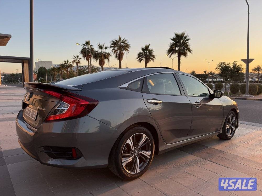 للبيع : هوندا سيفيك : موديل 2020 : عداد 67 الف كم2