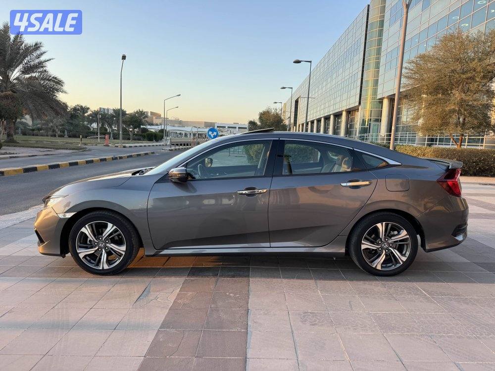 للبيع : هوندا سيفيك : موديل 2020 : عداد 67 الف كم4