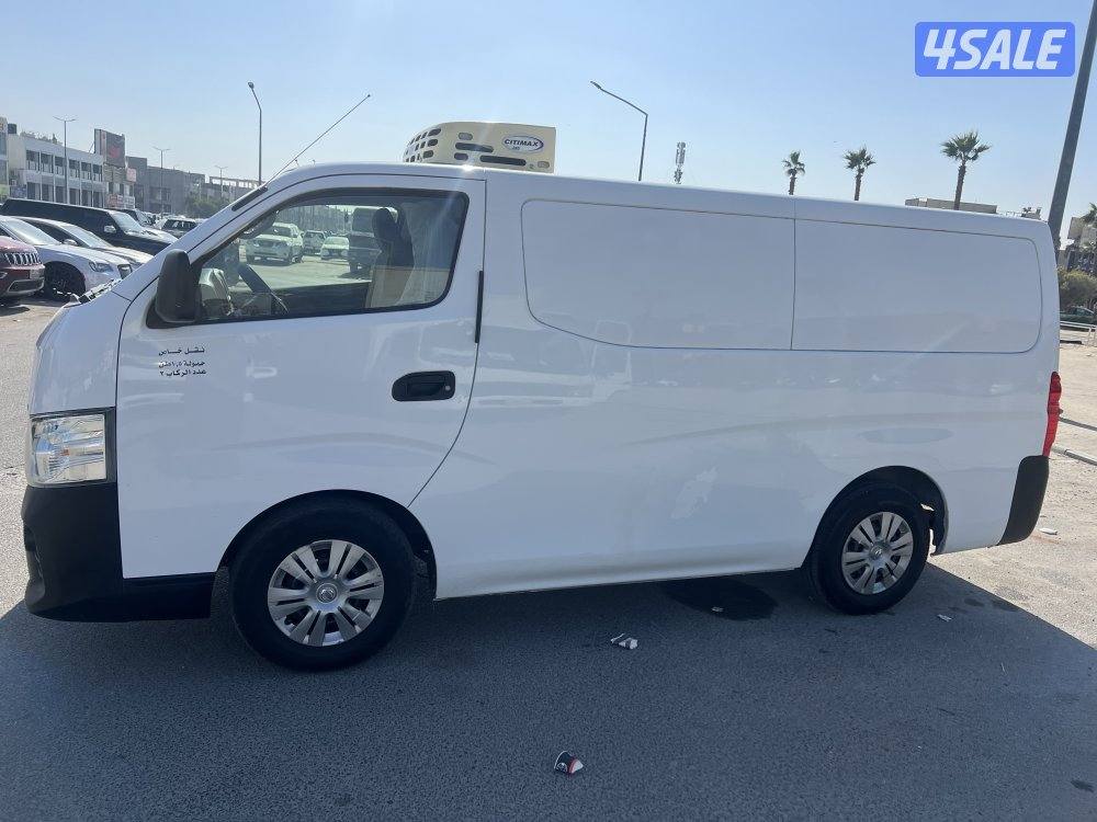 للبيع باص نيسان ثلاجه2