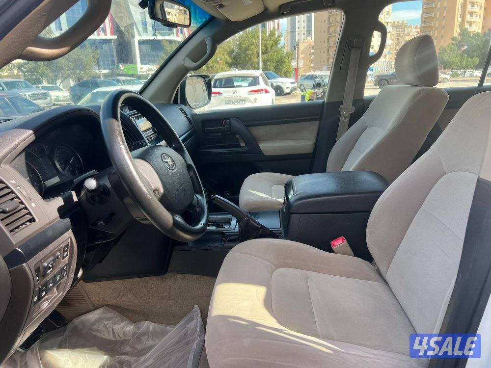 لاند كروزر GXR V65