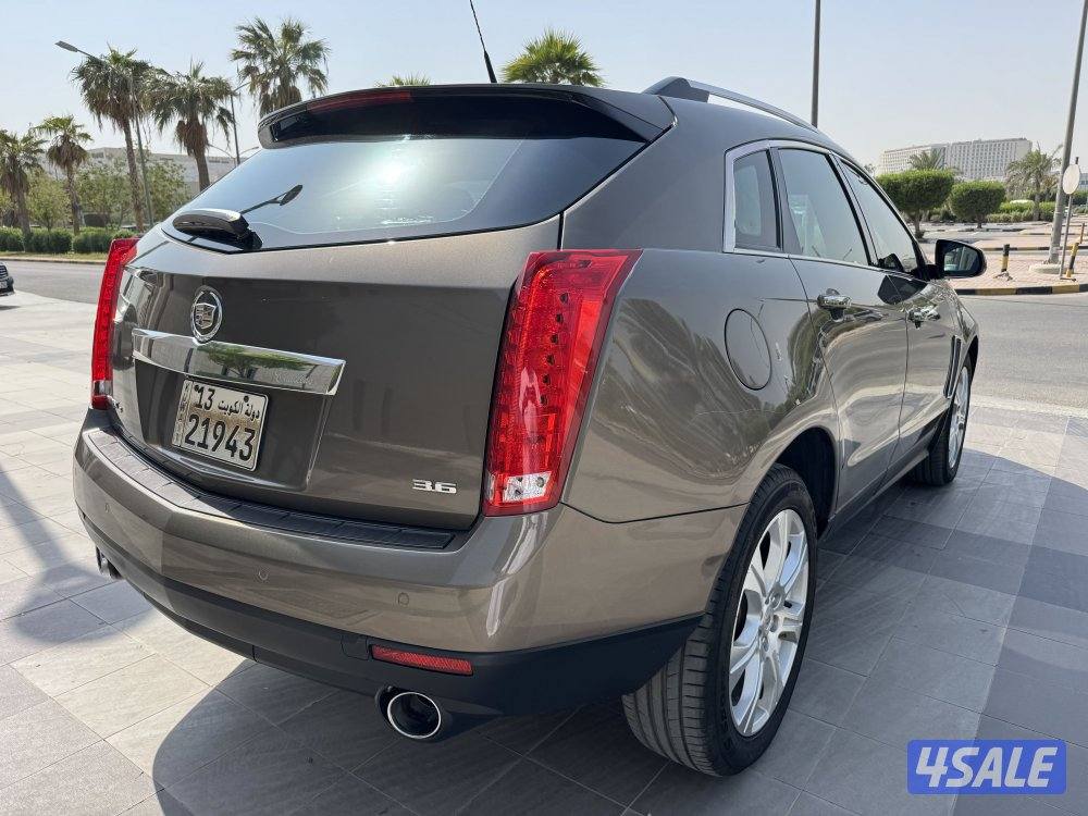 للبيع : جيب كاديلاك : موديل 2013 : عداد 100 الف كم3