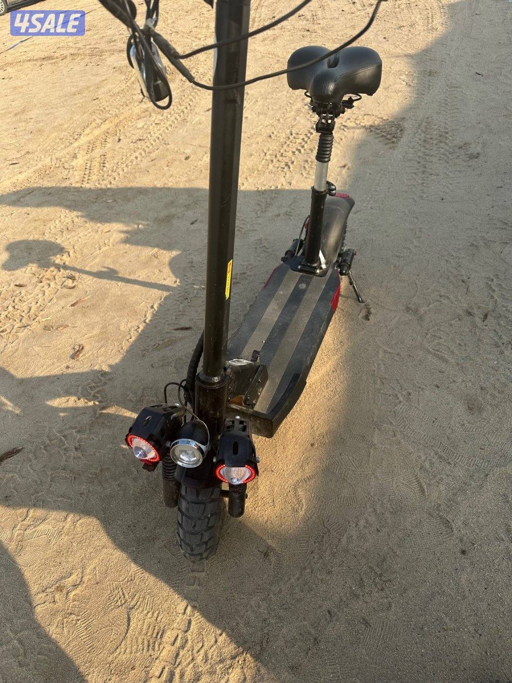 سكوتر مع مفتاح سرعه تصل الى 50 km0