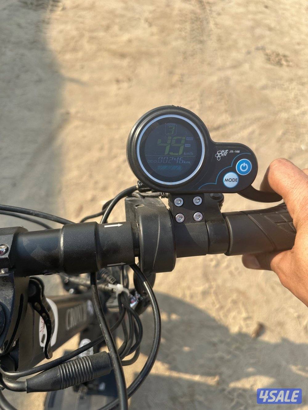 سكوتر مع مفتاح سرعه تصل الى 50 km1