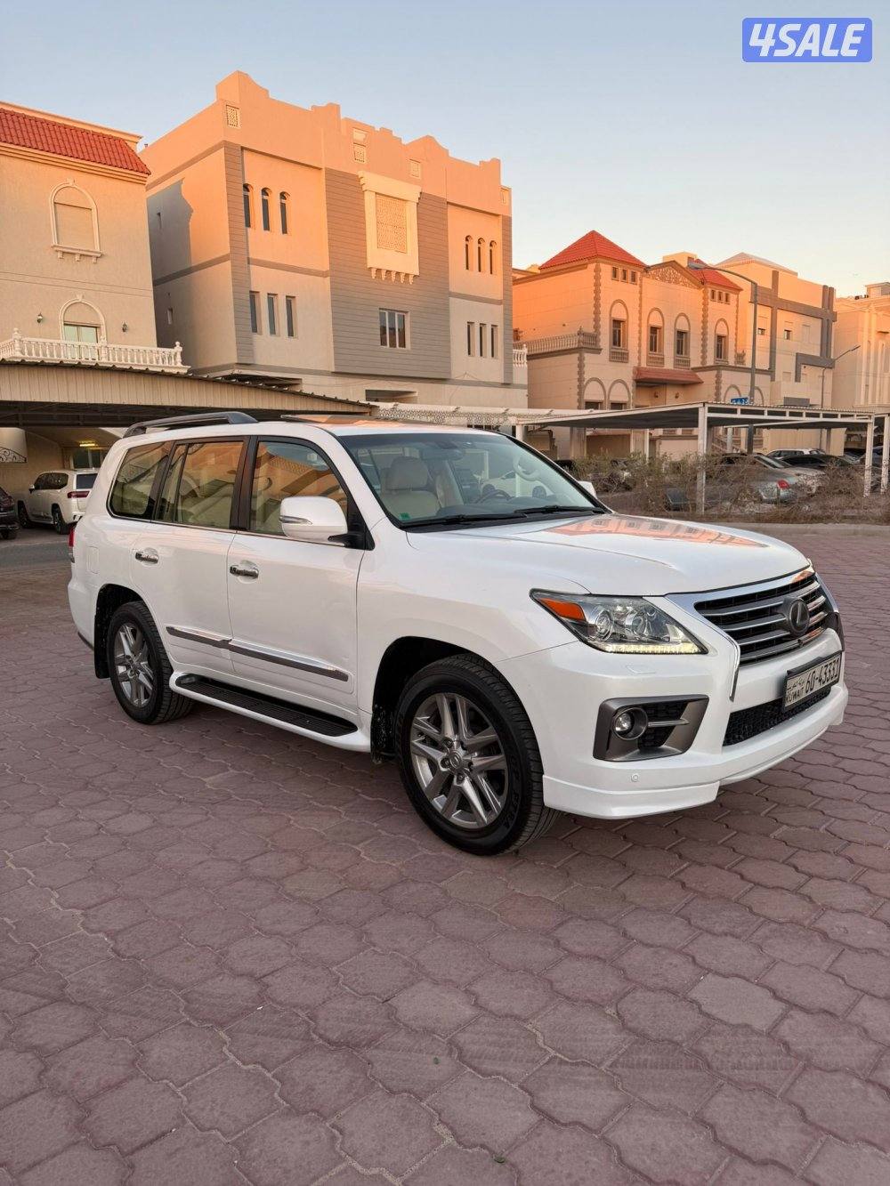 للبيع لكزس 2013 صبغ الوكاله عداده 2300